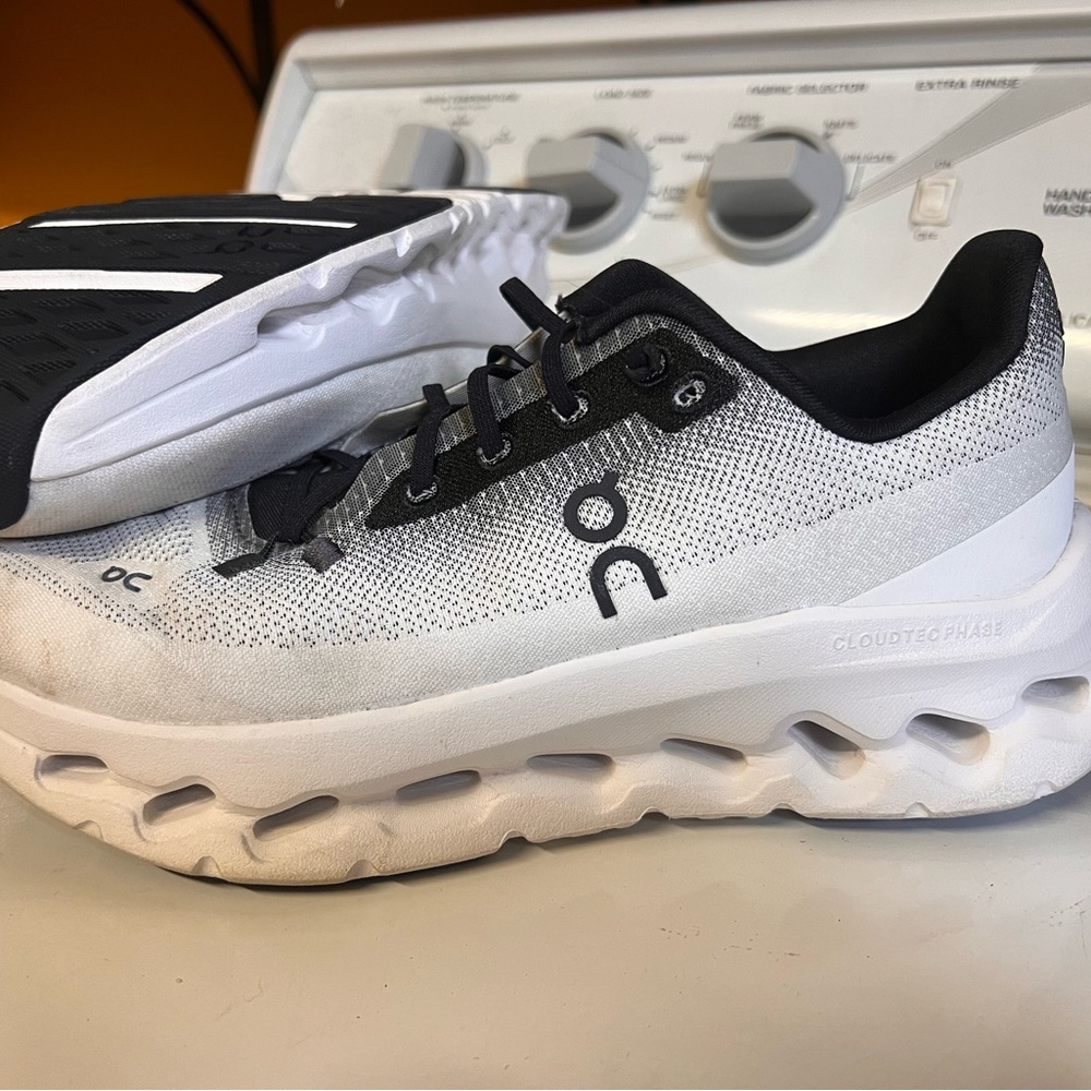 OnCloud shoes.